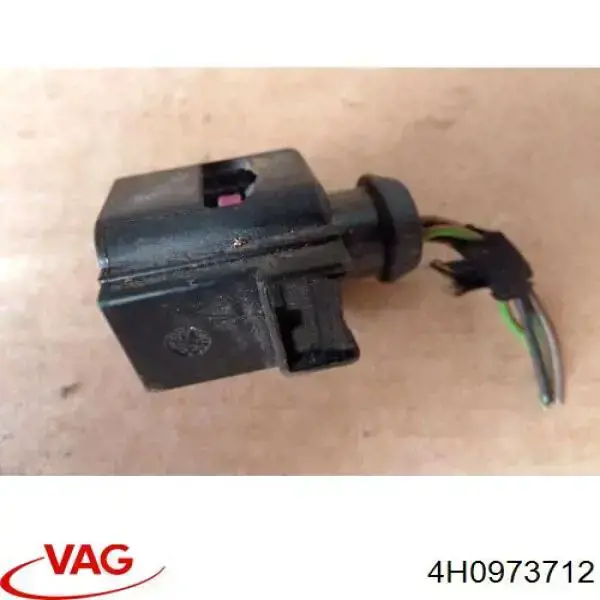 Роз'єм (фішка) заднього ліхтаря VAG 4H0973712 ціна, від 4.21 USD