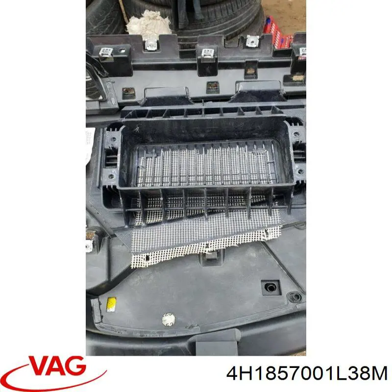 4H1857001B38M VAG Передня панель