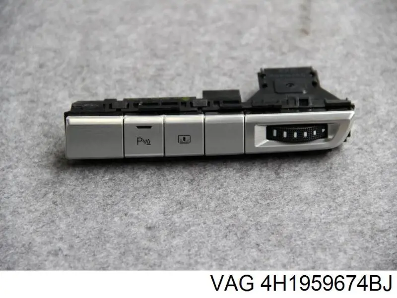 Блок кнопок центральної консолі VAG 4H1959674BJ ціна, від 55.22 USD