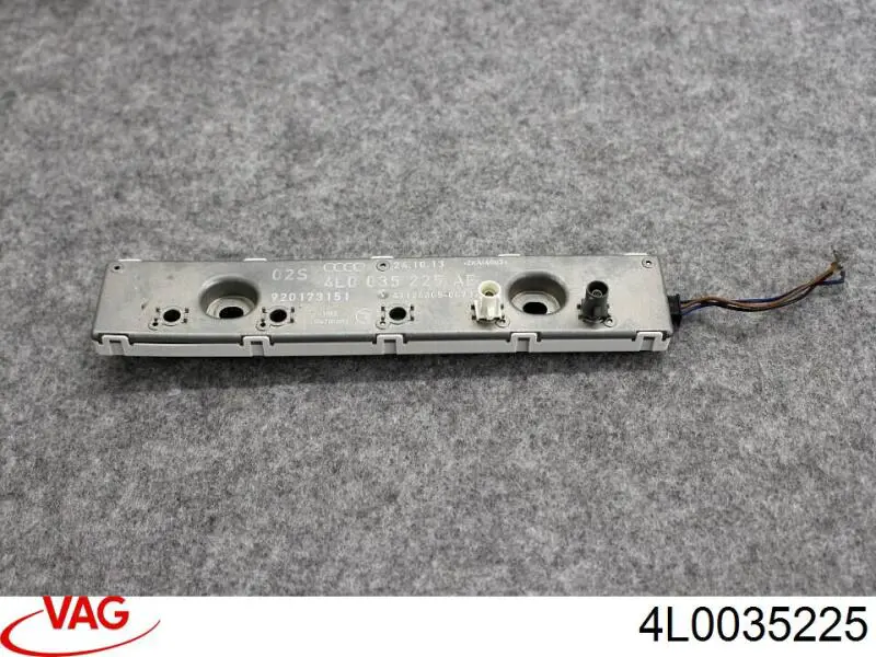 4L0035225 VAG Підсилювач сигналу антени
