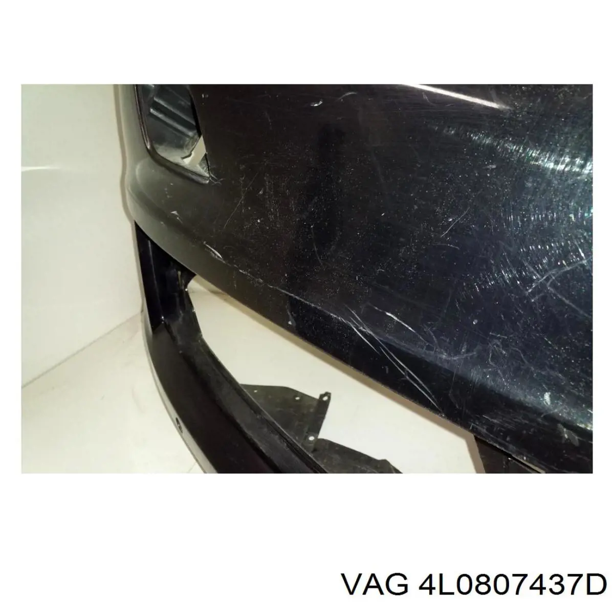 Передній бампер 4L0807437D VAG
