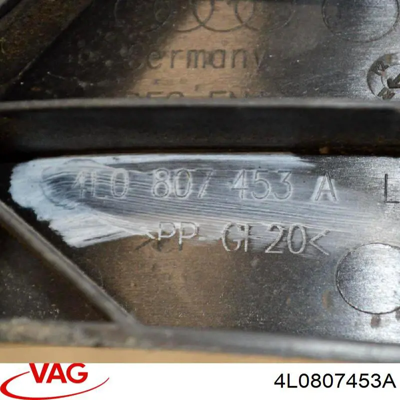 Направляюча заднього бампера, ліва VAG 4L0807453A