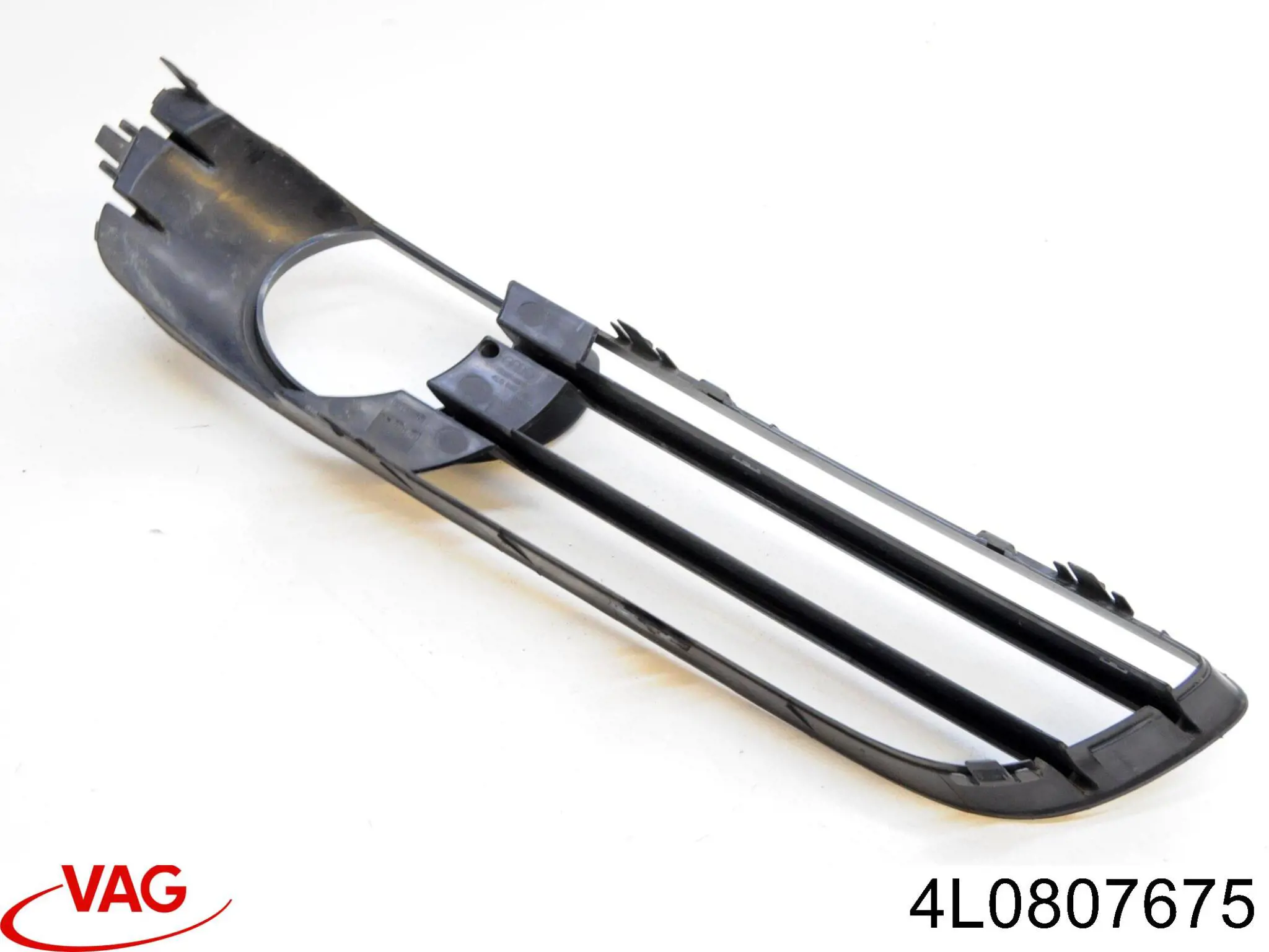 Заглушка під протитуманні фари, ліва VAG 4L0807675 ціна, від 41.18 USD