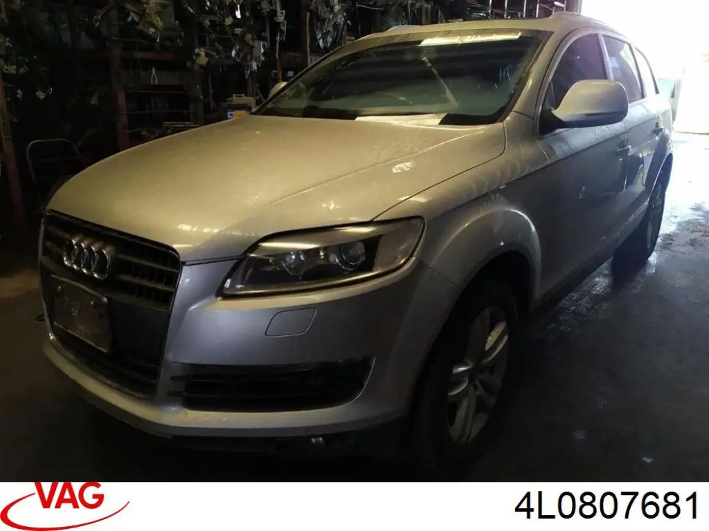 4L08076813FZ VAG Решітка переднього бампера, ліва
