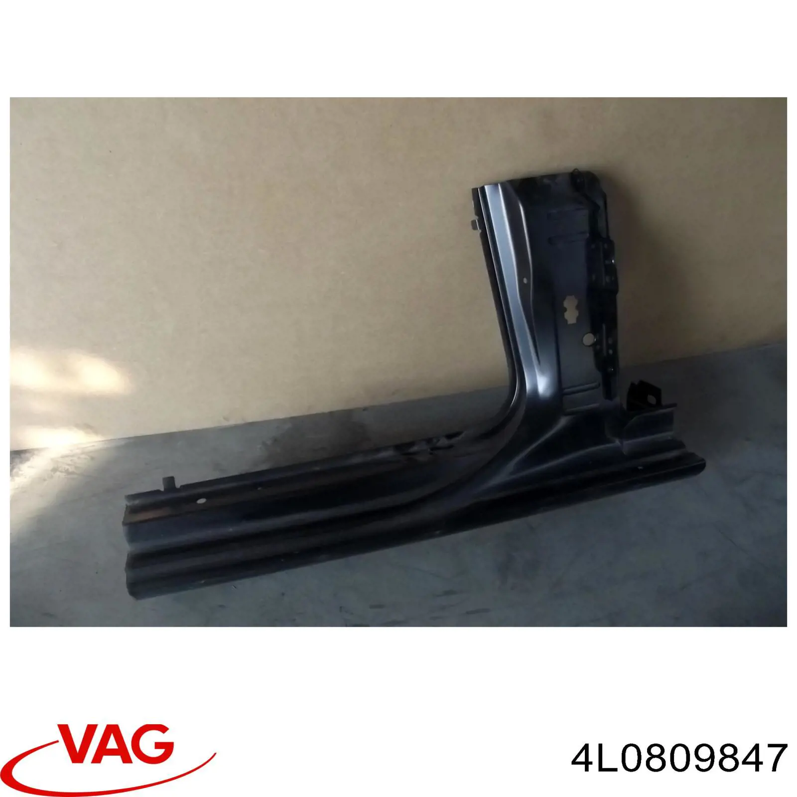 4L0809847 VAG Поріг зовнішній лівий