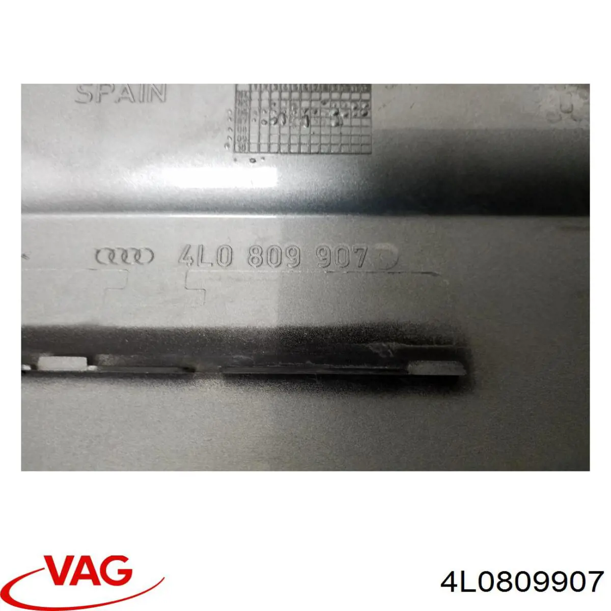 Купити 4L0809907 VAG Лючок (дверцята) бензобака