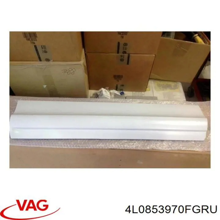 Молдинг задніх правих дверей, нижній VAG 4L0853970FGRU ціна, від 35.47 USD