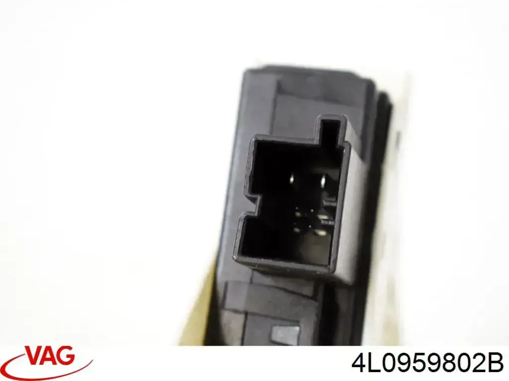 Двигун стеклопод'емника двері задньої, правої VAG 4L0959802B