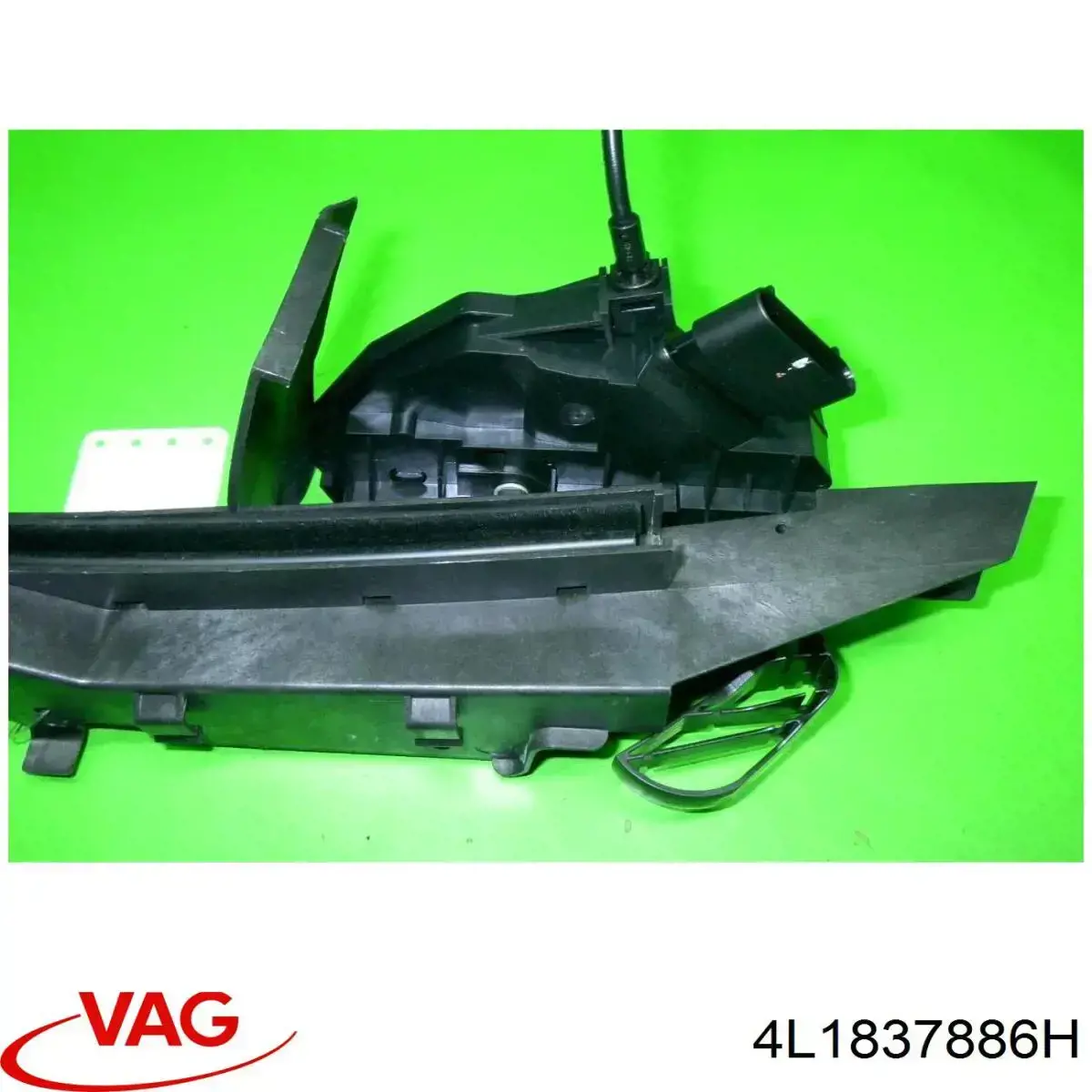 Тримач зовнішньої ручки дверей, передньої правої VAG 4L1837886H ціна, від 12.56 USD