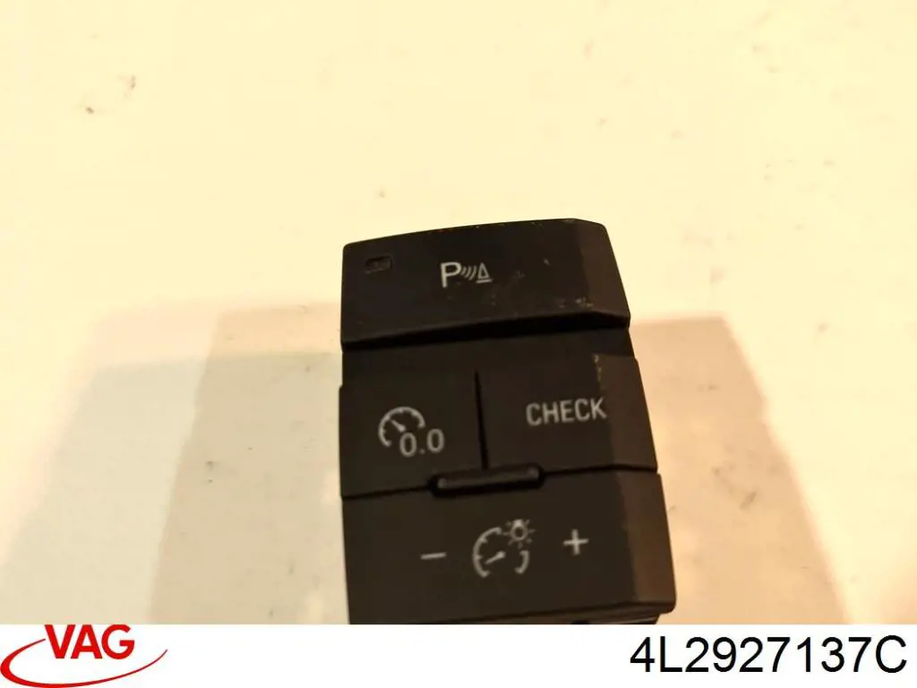 Купити 4L2927137C VAG Кнопка включення аварійного сигналу