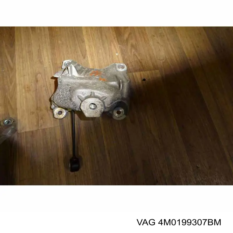 Кронштейн подушки (опори) двигуна, лівої VAG 8W0199307E ціна, від 12.67 USD