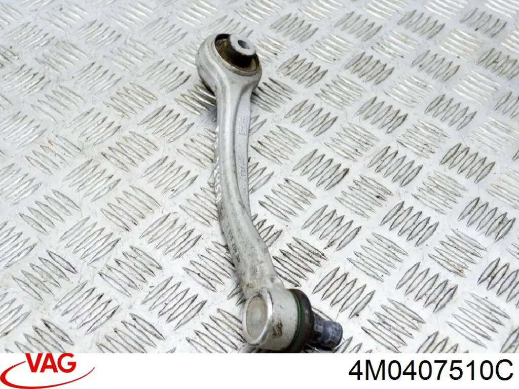 Купити 4M0407510C VAG Важіль передньої підвіски верхній, правий