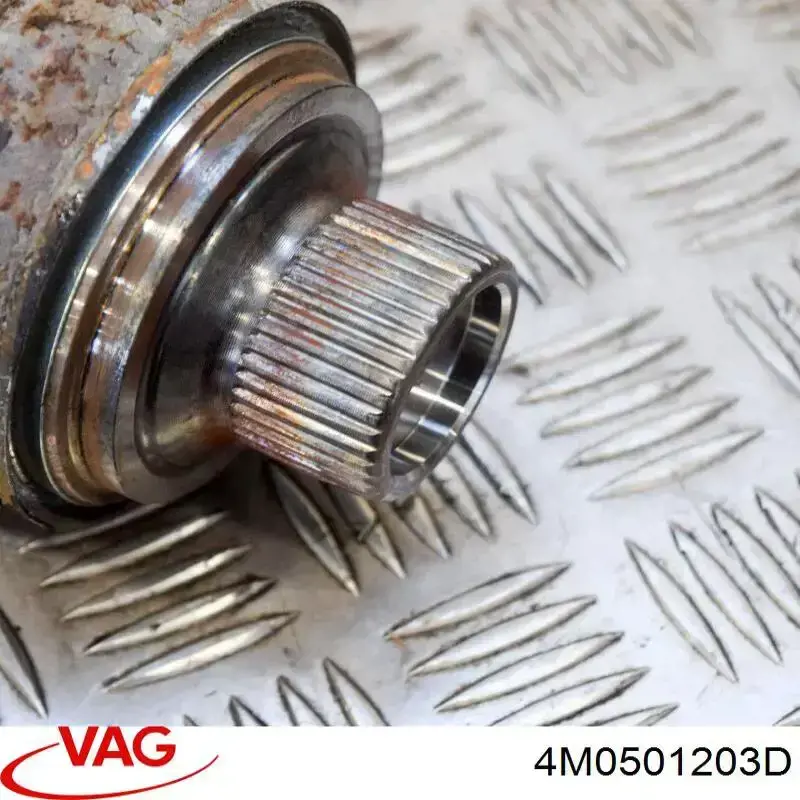 Піввісь задня 4M0501201D VAG