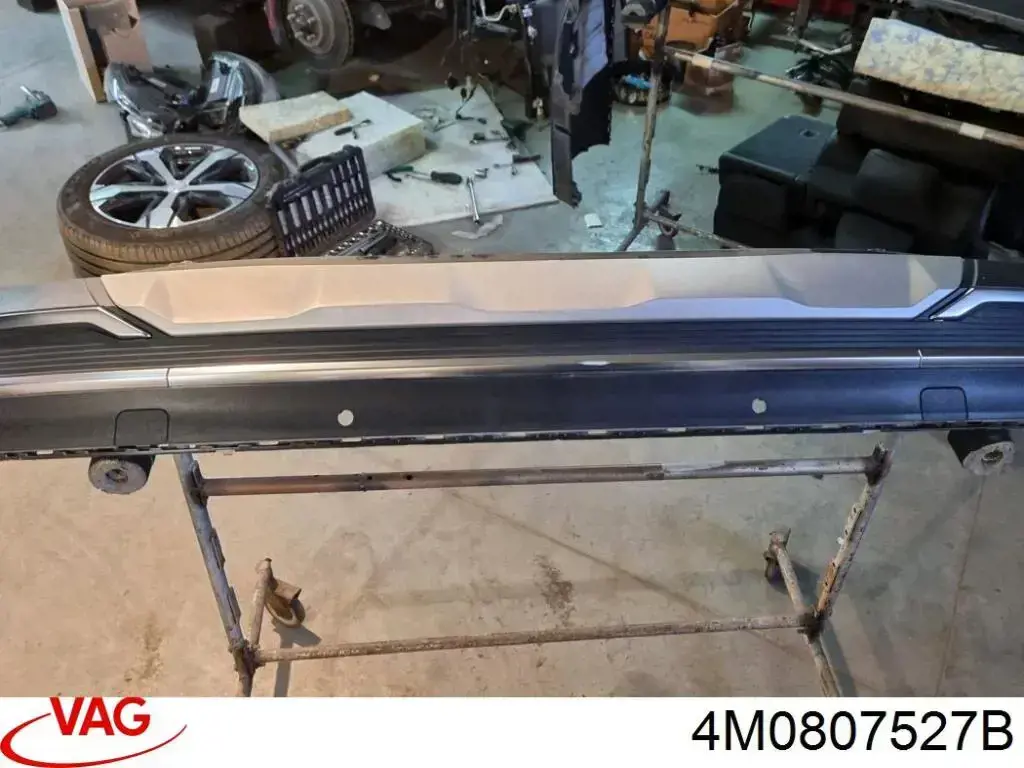 Купити 4M0807527B VAG 