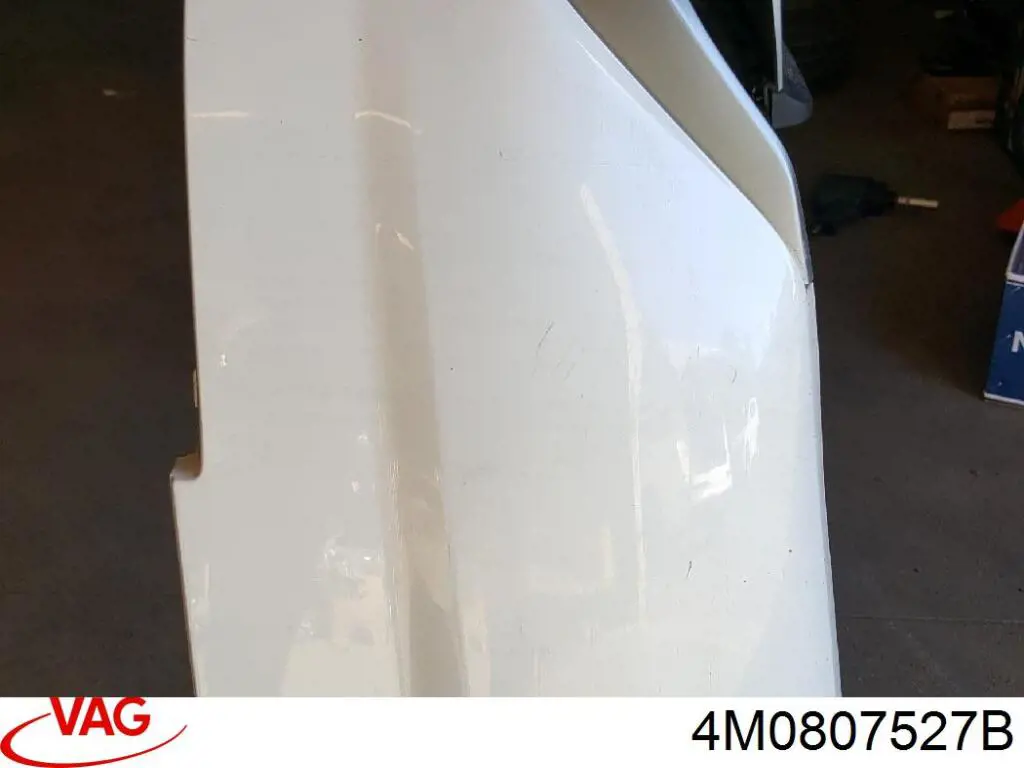  VAG 4M0807527B