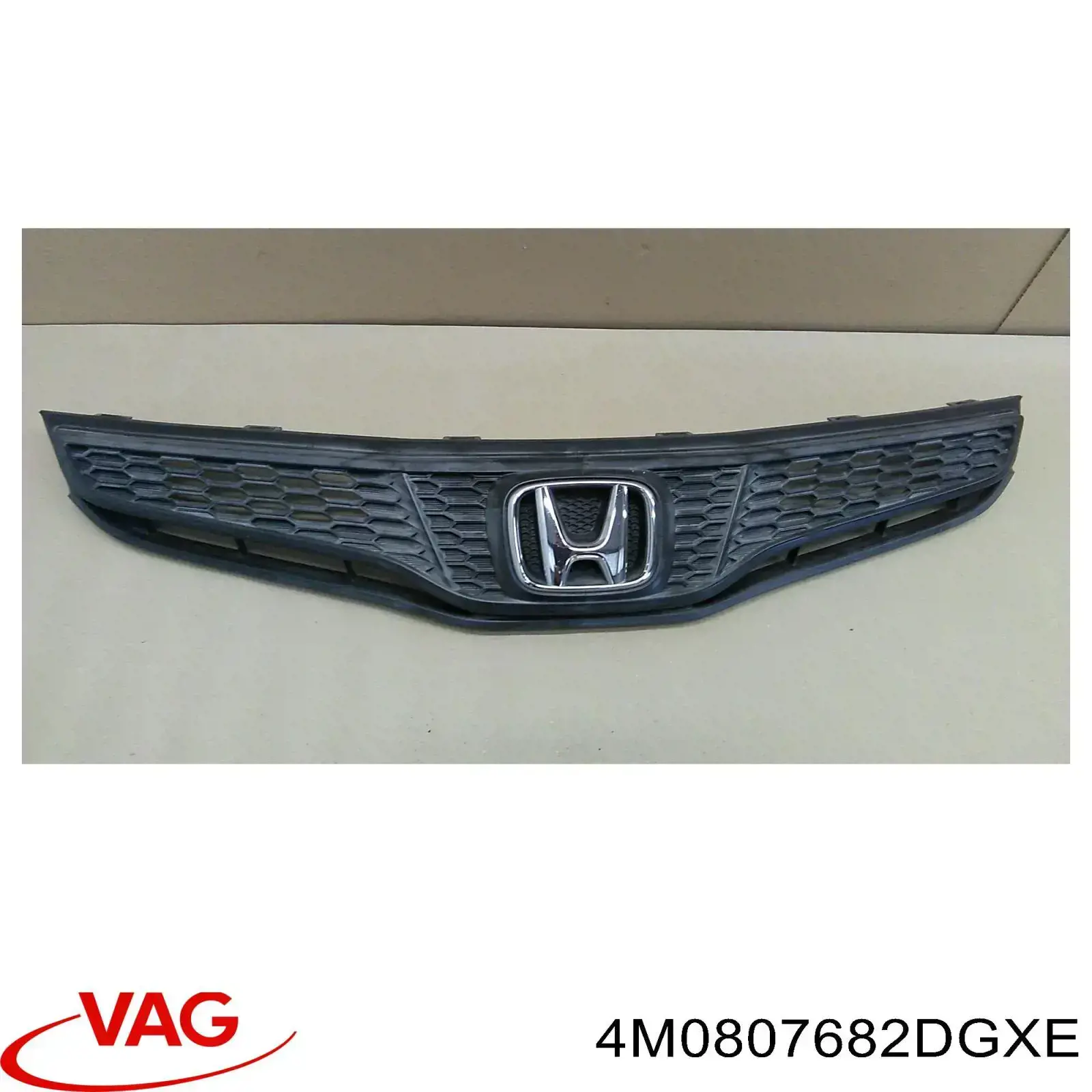4M0807682DGXE VAG Решітка переднього бампера, права