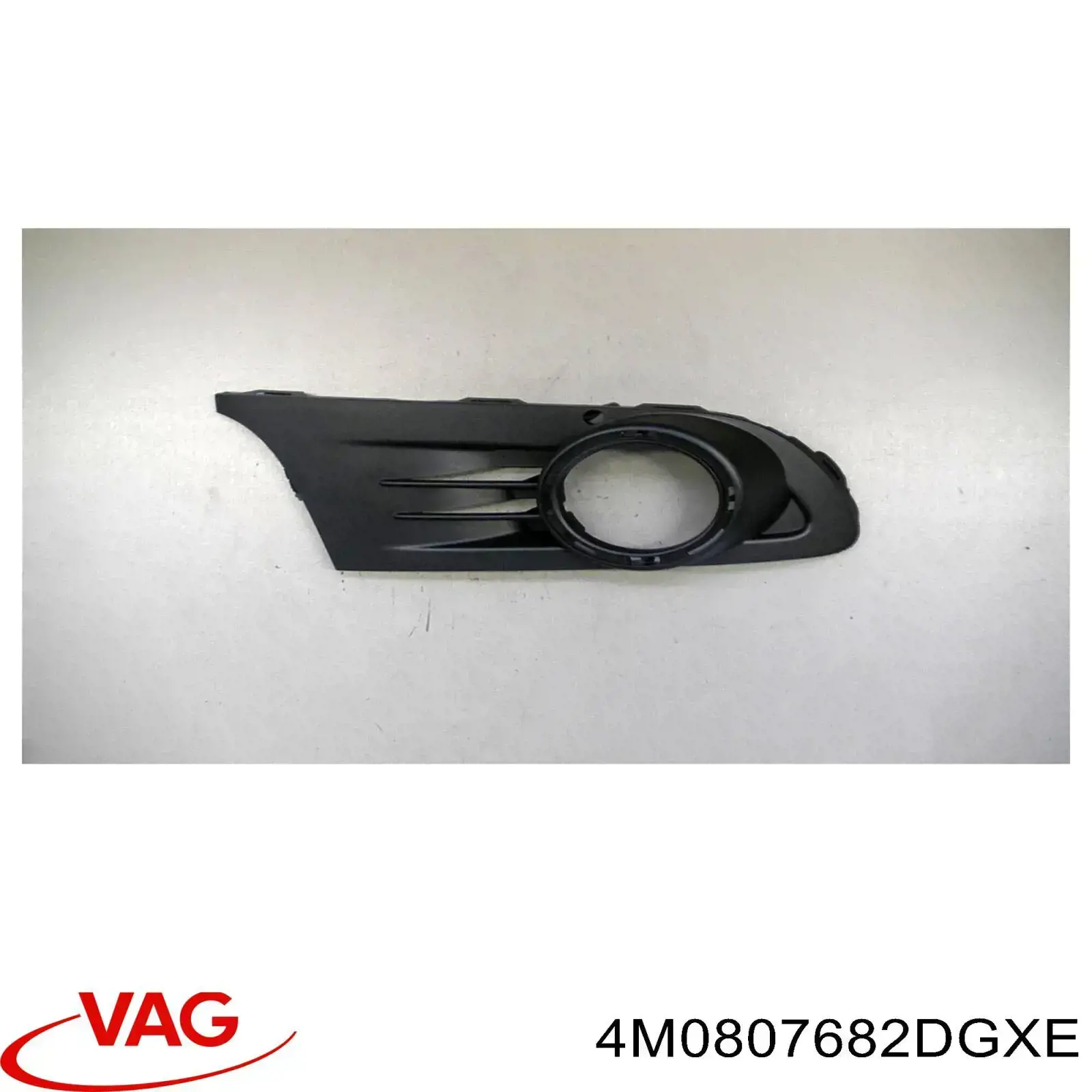 Решітка переднього бампера, права 4M0807682D VAG