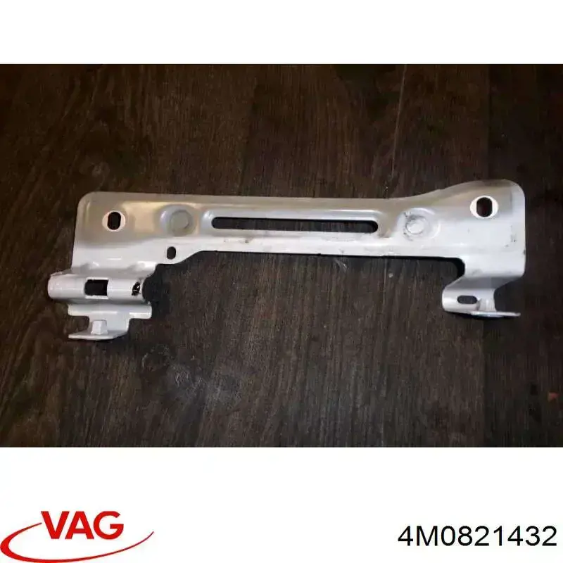 4M0821432 VAG Кронштейн кріплення крила переднього правого верхній