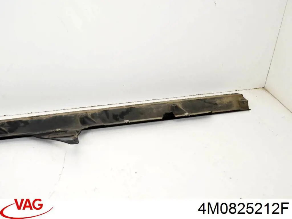Захист днища, правий 4M0825212F VAG