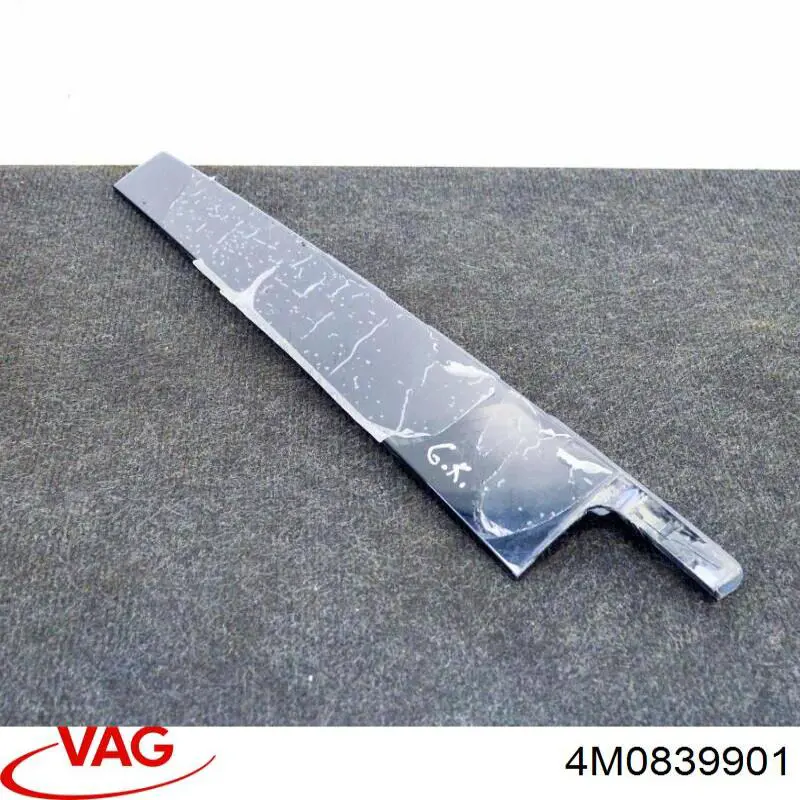Купити 4M0839901 VAG Накладка задньої двері, лівої, вертикальна
