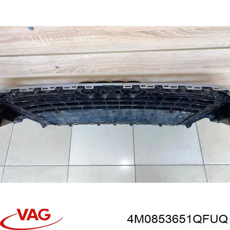 4M0853651QFUQ VAG Решітка радіатора