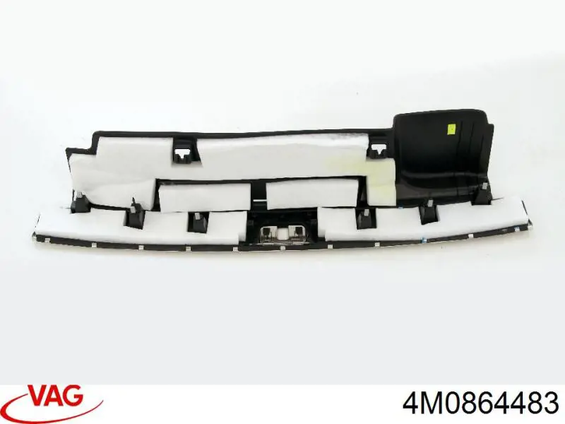 Облицювання задньої панелі багажника VAG 4M0864483 ціна, від 34.45 USD