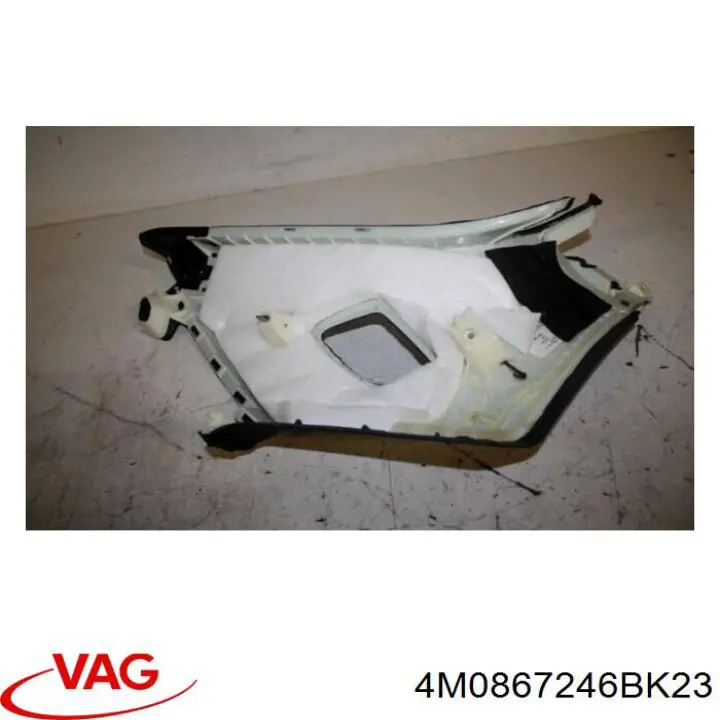 4M0867246BK23 VAG Облицювання багажного відсіку, праве