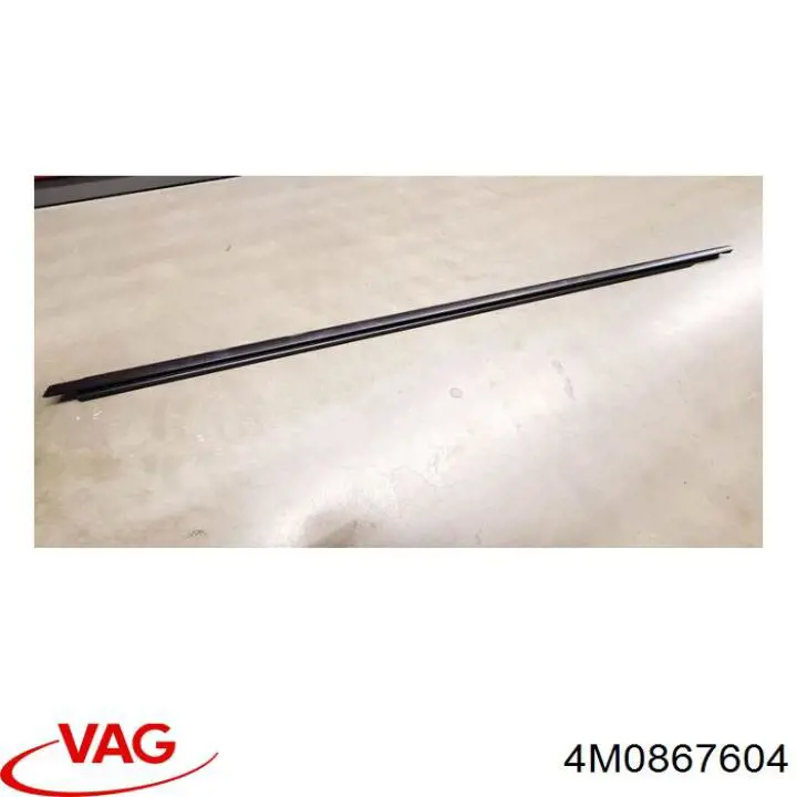 4M0867604 VAG Облицювання багажника п'ятих дверей