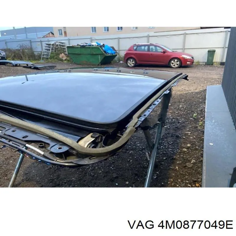 4M0877049D VAG Деталі люків облицювання кузова