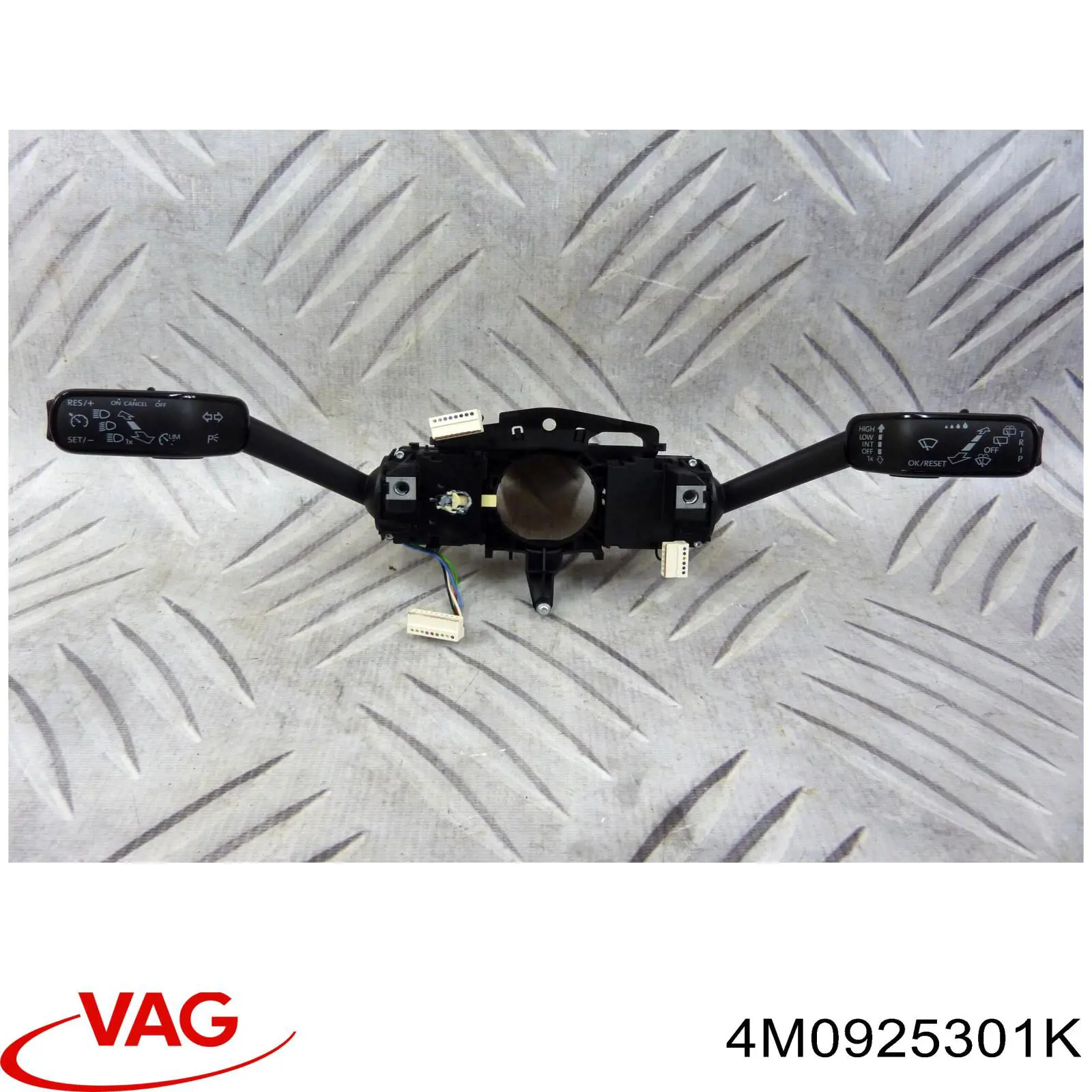 Блок кнопок центральної консолі VAG 4M0925301K ціна, від 12.70 USD