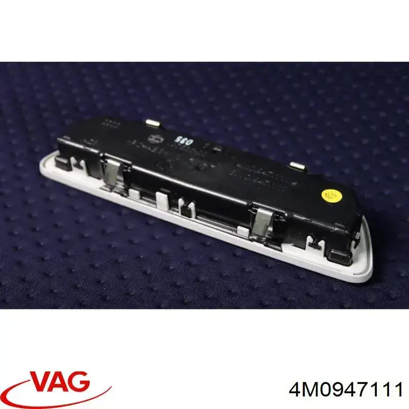 Плафон освітлення салона/кабіни, задній 4M0947111 VAG