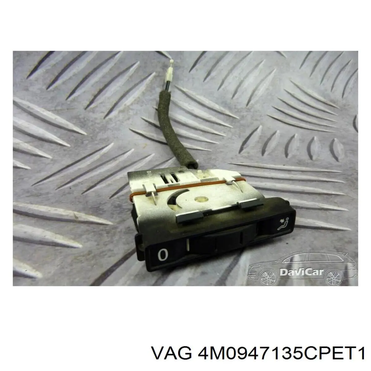 Плафон освітлення кабіни 4M0947135CP VAG