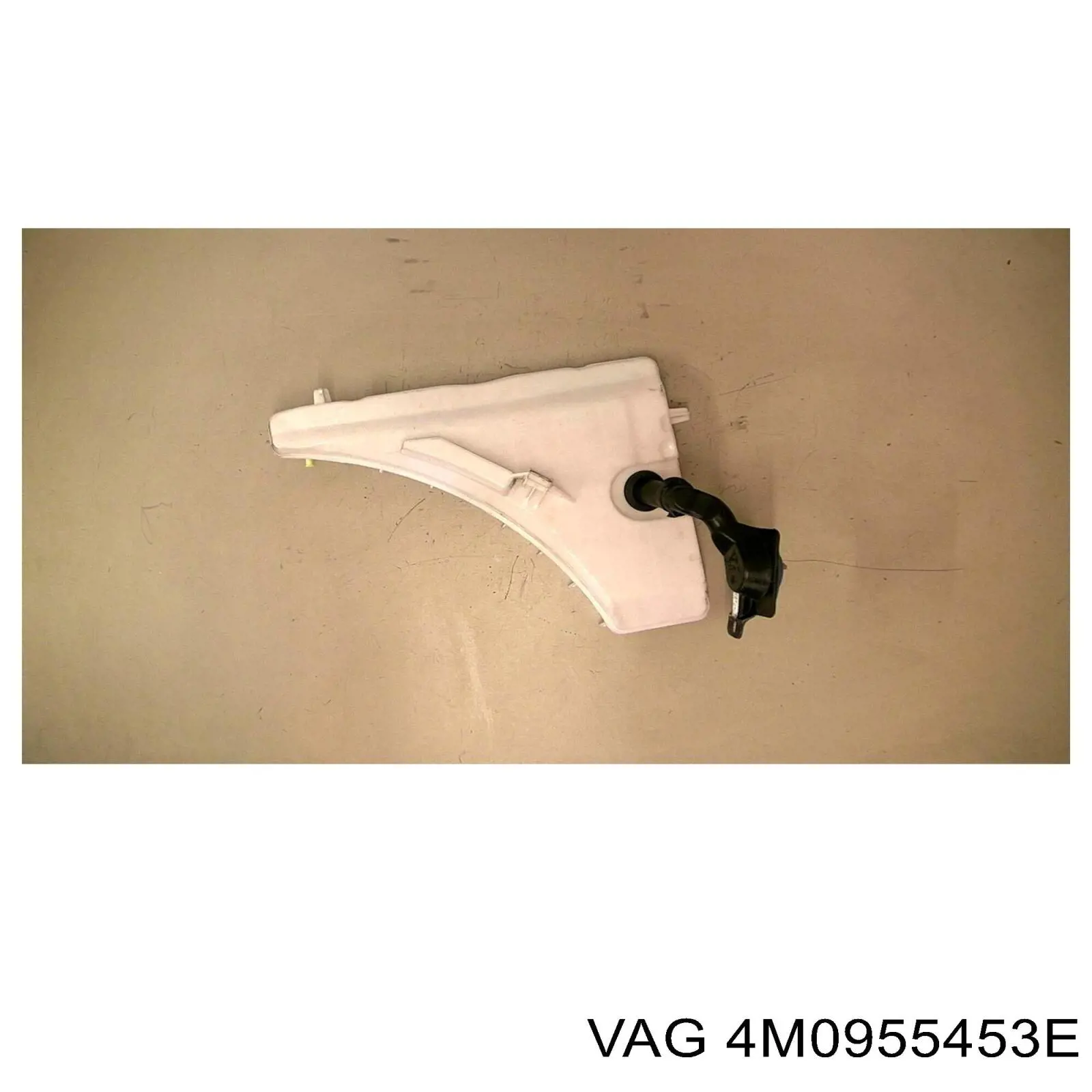 Бачок омивача лобового скла VAG 4M0955453E ціна, від 63.27 USD