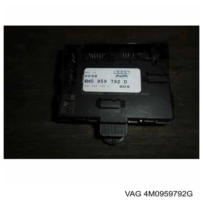 Блок комфорту передніх дверей VAG 4M0959792G ціна, від 10.13 USD
