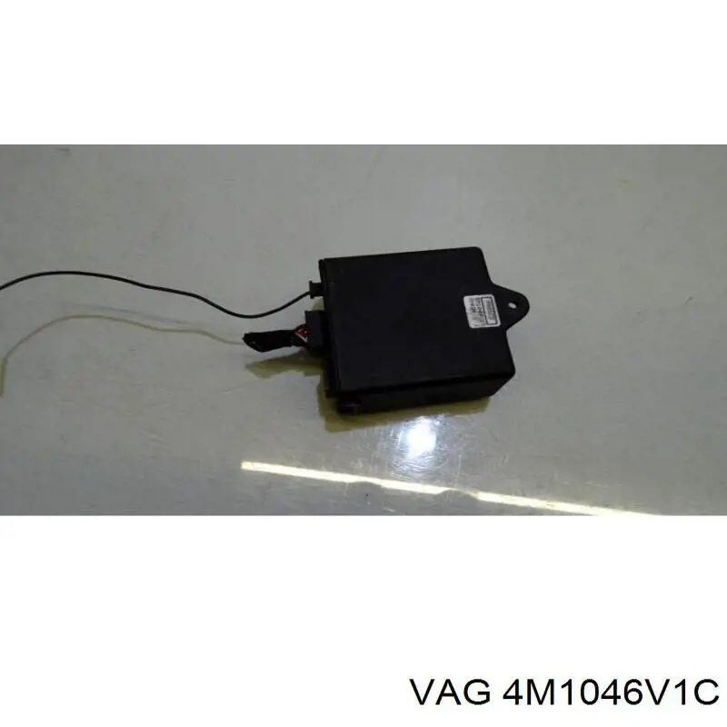 Купити 4M1046V1C VAG 