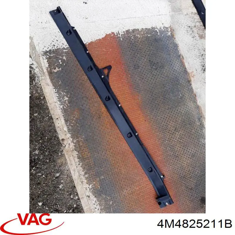 Накладка зовнішня (молдинг) порога, лівий VAG 760825201A ціна, від 95.60 USD