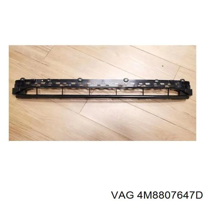 Решітка переднього бампера, центральна VAG 4M8807647A9B9 ціна, від 58.72 USD