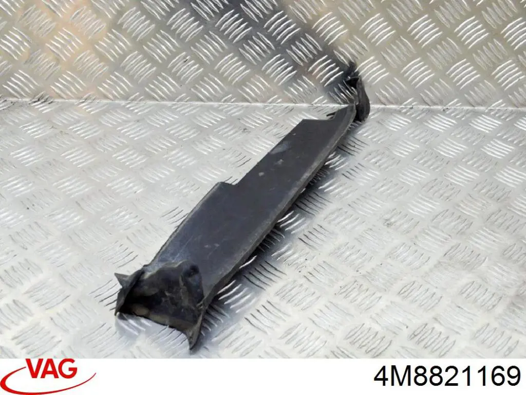 Ущільнювач капота 4M8821169 VAG