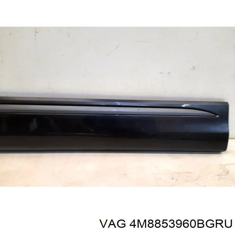 Накладка передньої правої двері VAG 4M8853960BGRU ціна, від 55.22 USD