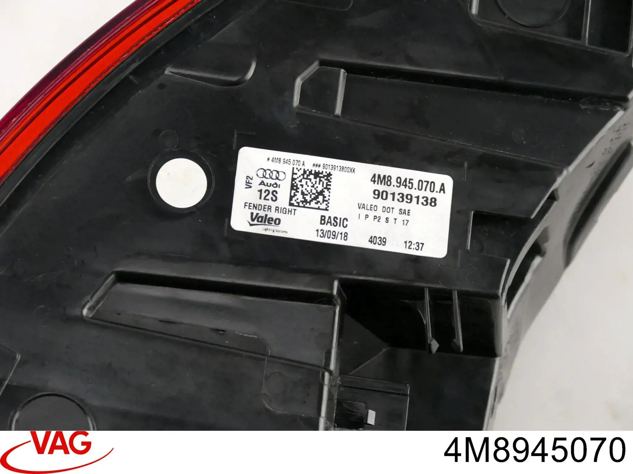 Ліхтар задній правий, зовнішній VAG 4M8945070 ціна, від 259.41 USD