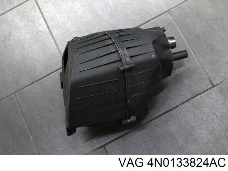 Корпус повітряного фільтра VAG 4N0133824AC ціна, від 386.79 USD