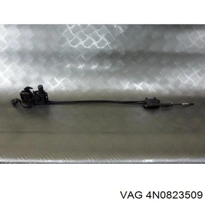 Купити 4N0823509 VAG Замок капота