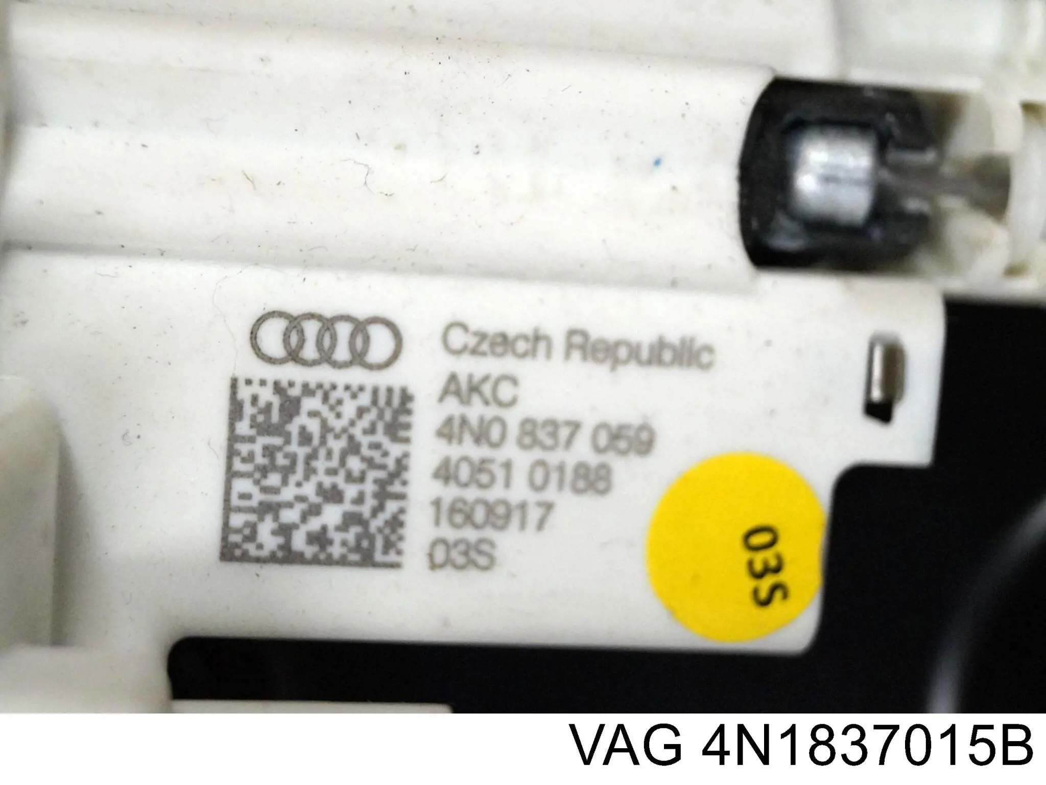 4N1837015B VAG Замок водійських дверей