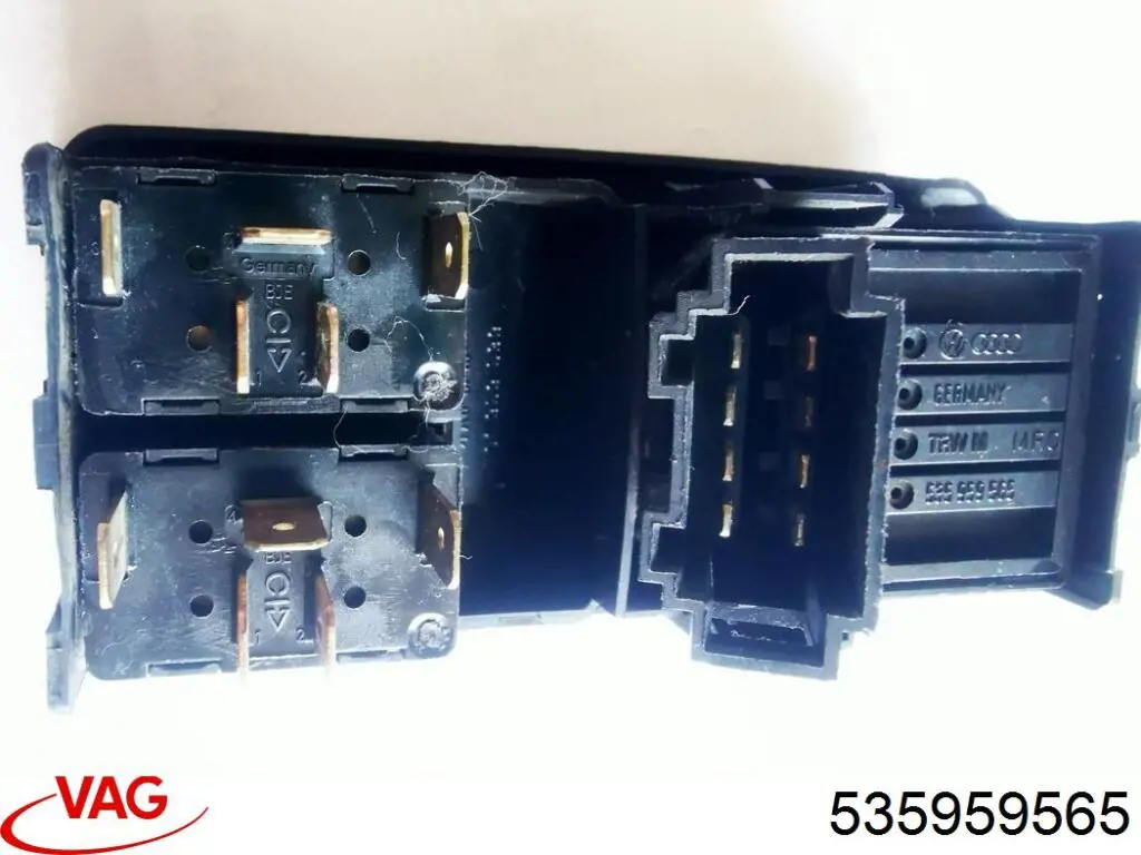 Блок управління дзеркалами заднього виду VAG 535959565 ціна, від 42.18 USD