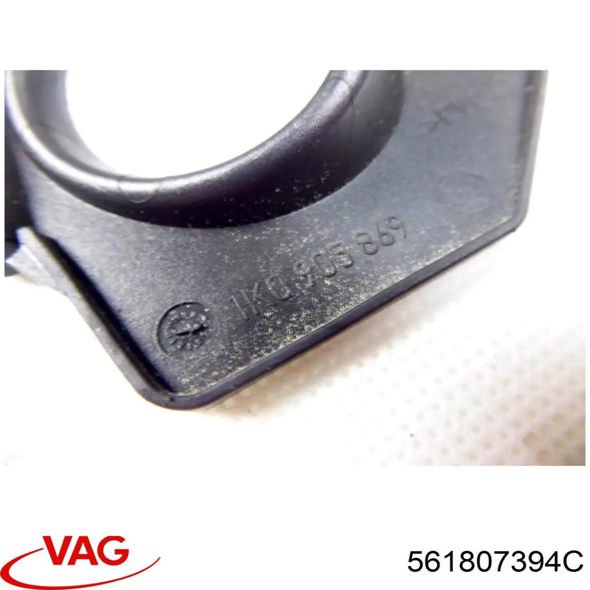 Кронштейн бампера заднього, правий 561807394B VAG
