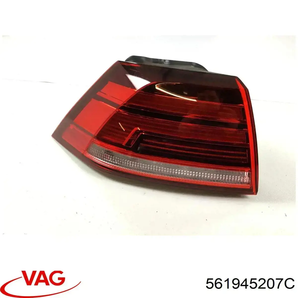 Задня ліва зовнішня фара VAG 561945207C ціна, від 320.53 USD