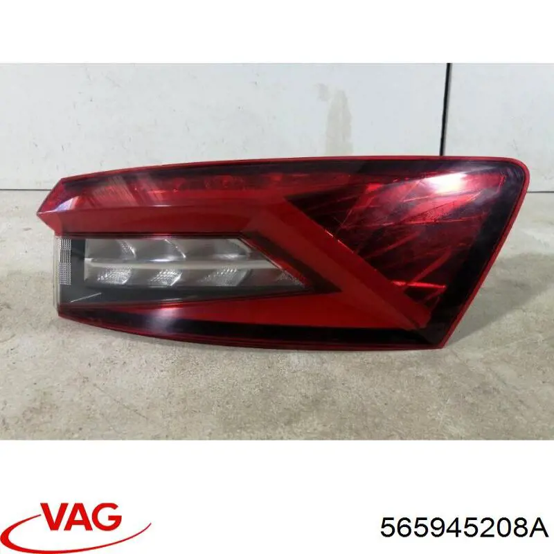 565945208A VAG Задній правий зовнішній ліхтар