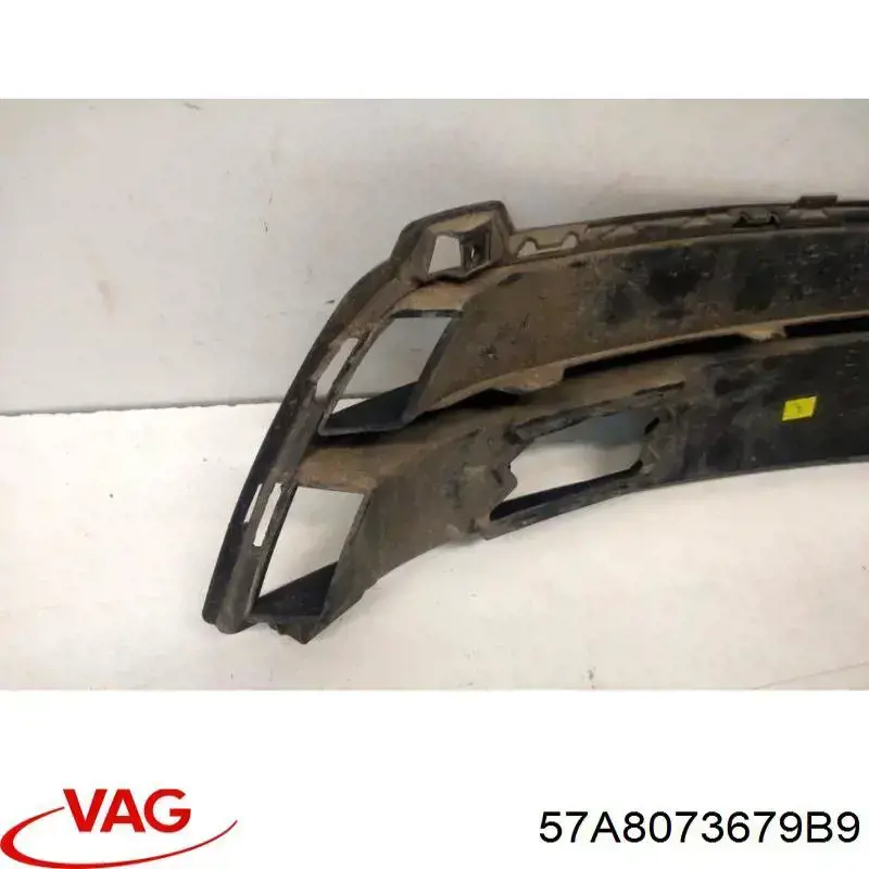 Купити 57A8073679B9 VAG Заглушка ПТФ бампера переднього ліва