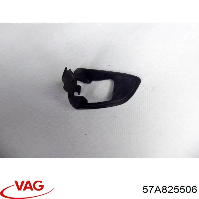 Захист днища, правий VAG 57A825506