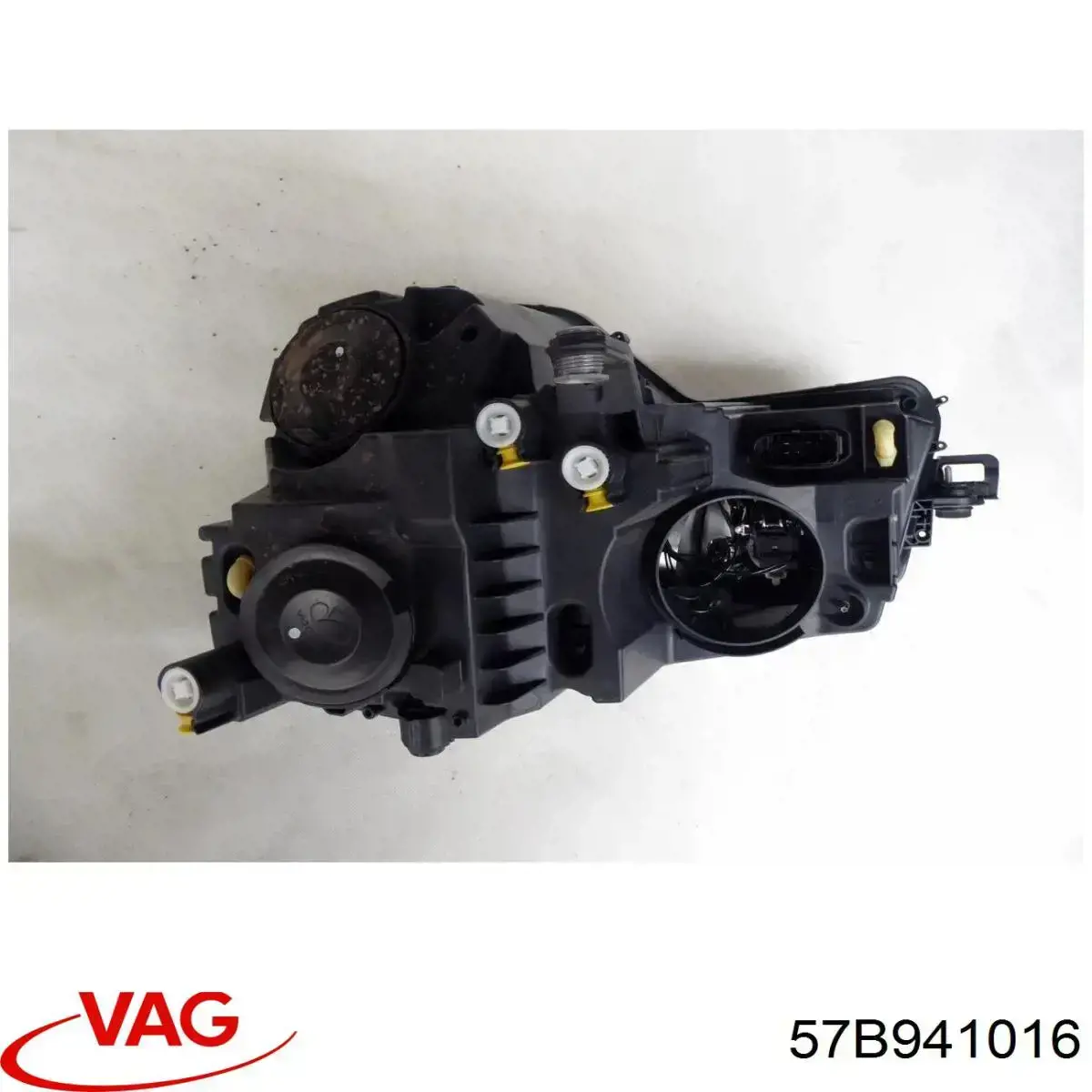 Фара права 57B941016 VAG